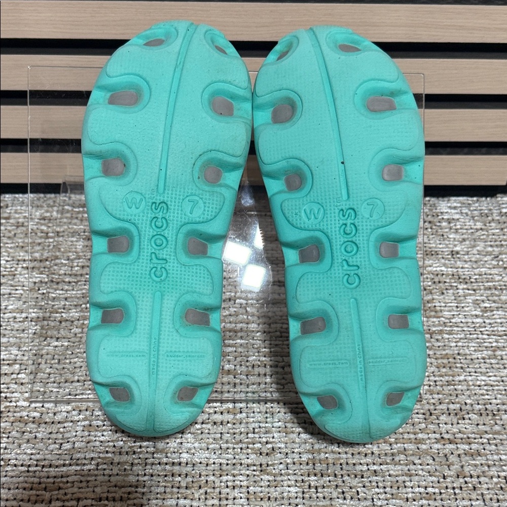 CROCS Women's Gray and Green Flats - Picture 2 of 11